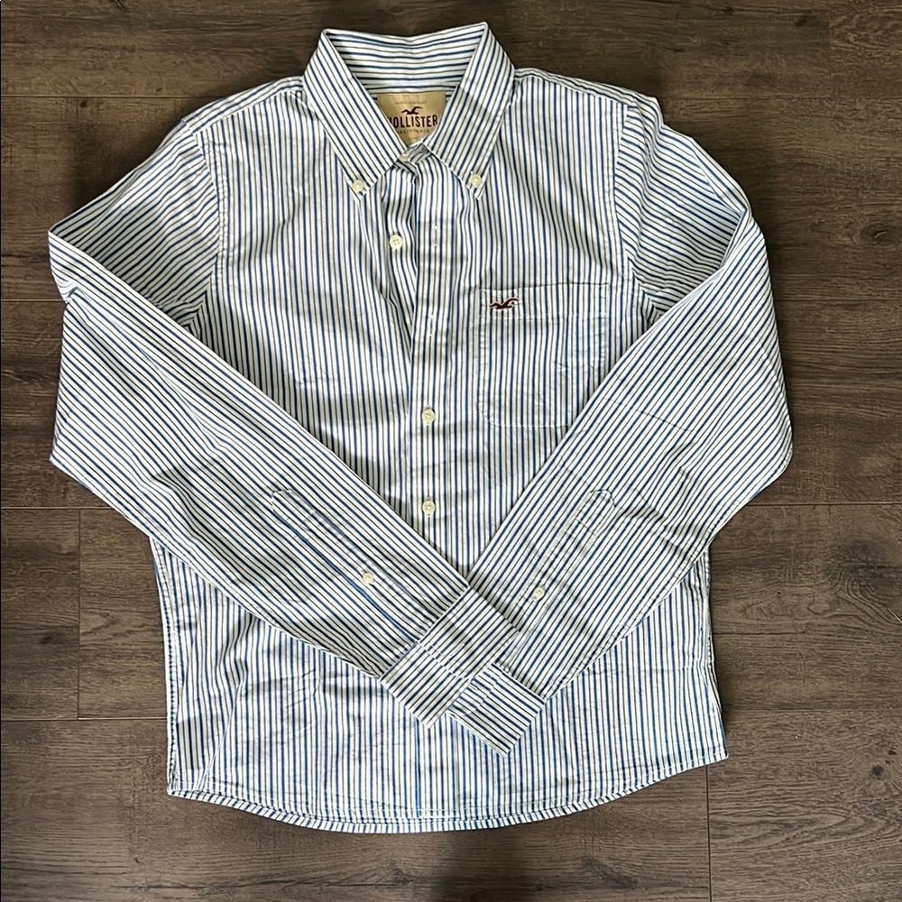 Hollister Men's Blue Striped Shirt
